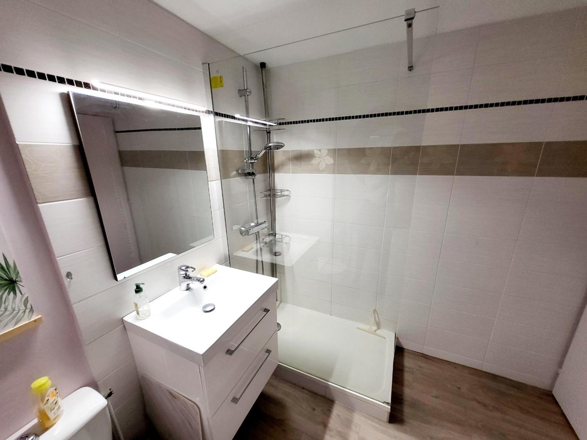 Appartement Moderne Au Centre-Ville, 150M Plage, Wifi, Confort Ideal Pour Familles - Fr-1-92-876 لي سابلِ دولونْ المظهر الخارجي الصورة