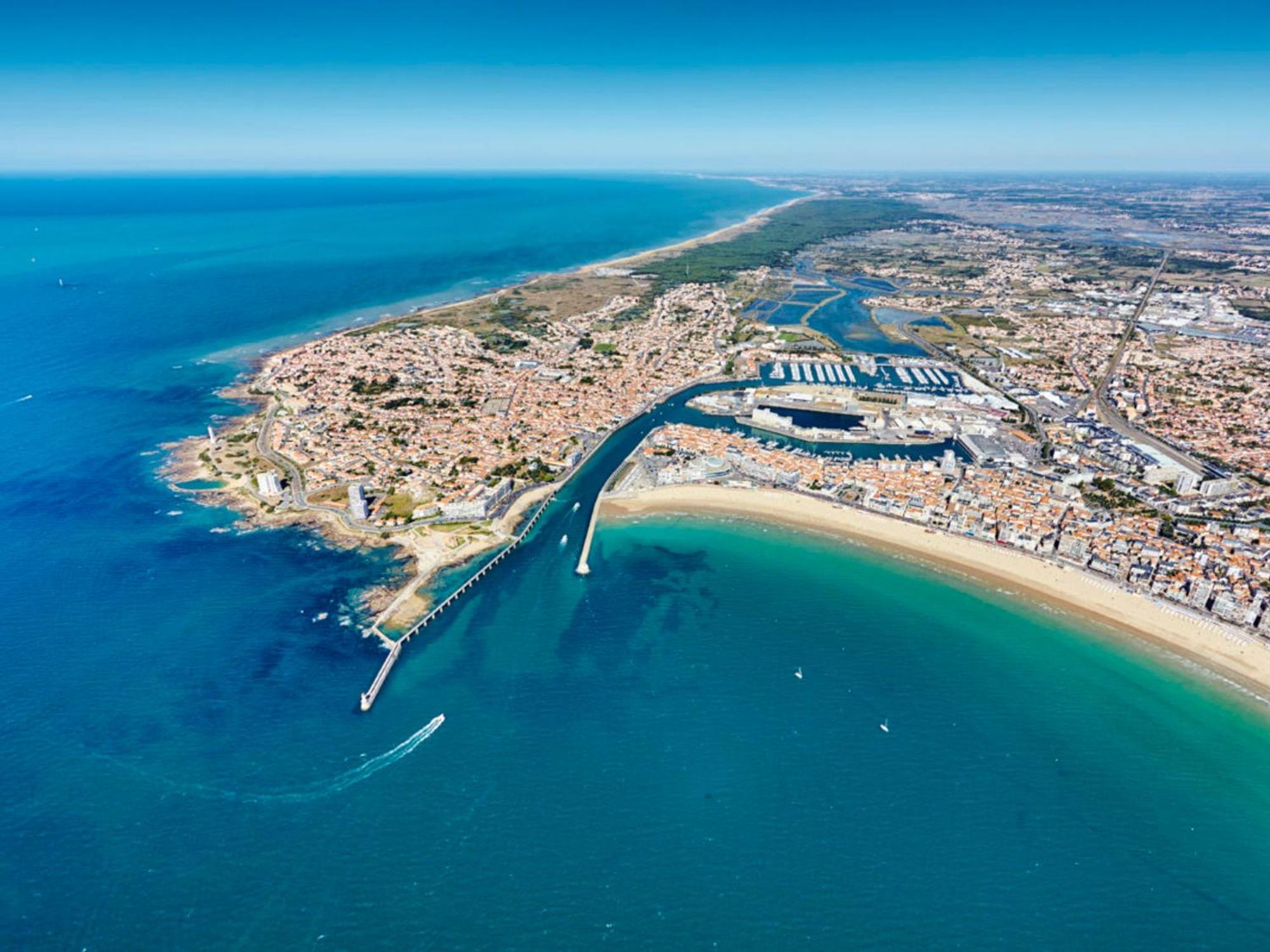 Appartement Moderne Au Centre-Ville, 150M Plage, Wifi, Confort Ideal Pour Familles - Fr-1-92-876 لي سابلِ دولونْ المظهر الخارجي الصورة